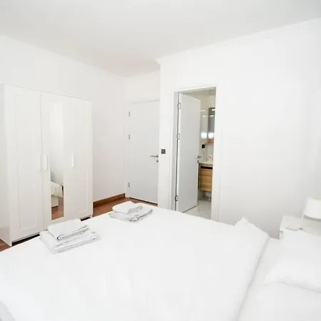 Apartmán 300m To 2 Bedroom Upstairs Flat With Pool A2 - Yeni Dunya Bodrum