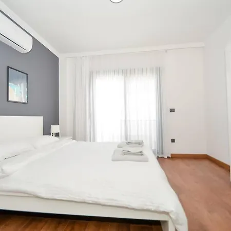 300m To 2 Bedroom Upstairs Flat With Pool A2 - Yeni Dunya