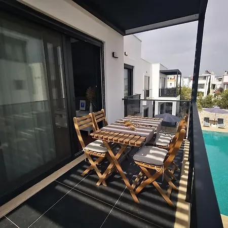 300m To 2 Bedroom Upstairs Flat With Pool A2 - Yeni Dunya Apartmán Bodrum