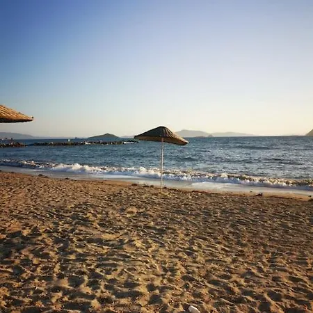 300m To 2 Bedroom Upstairs Flat With Pool A2 - Yeni Dunya Apartmán