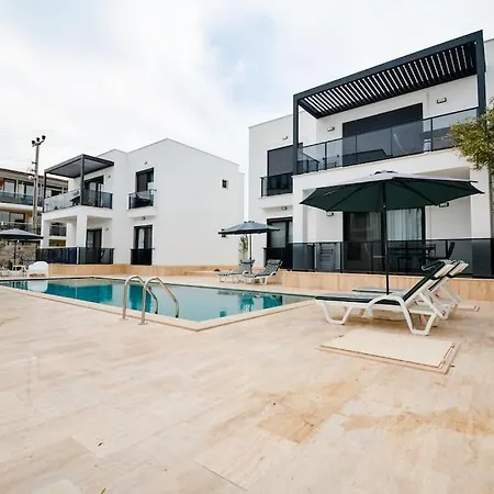 300m To 2 Bedroom Upstairs Flat With Pool A2 - Yeni Dunya