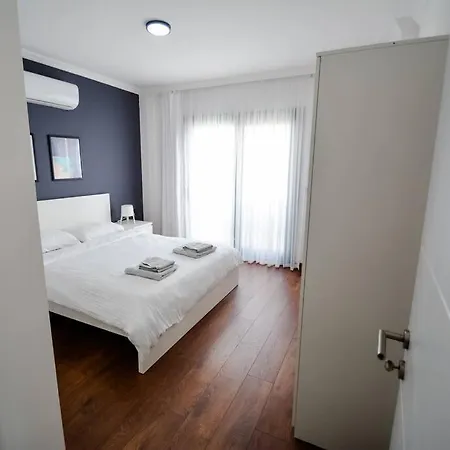 300m To 2 Bedroom Upstairs Flat With Pool A2 - Yeni Dunya Bodrum