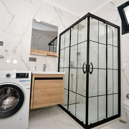 300m To 2 Bedroom Upstairs Flat With Pool A2 - Yeni Dunya *