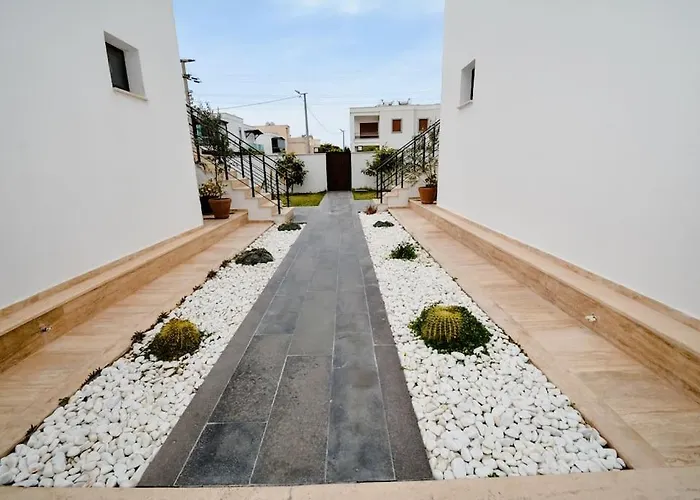 300m To 2 Bedroom Upstairs Flat With Pool A2 - Yeni Dunya