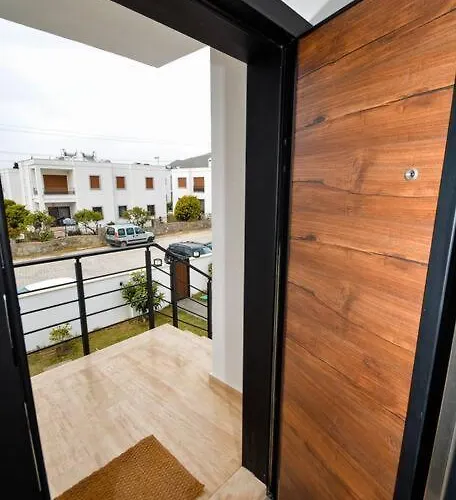 300m To 2 Bedroom Upstairs Flat With Pool A2 - Yeni Dunya Daire