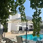 Apartamento 300m To 2 Bedroom Upstairs Flat With Pool A2 - Yeni Dunya Bodrum