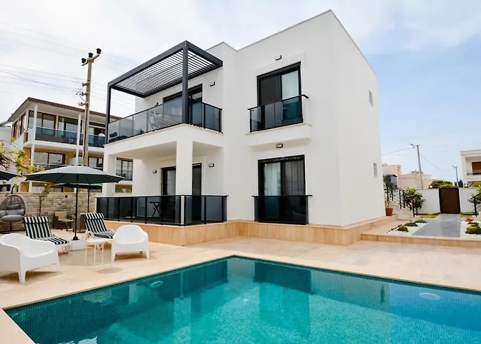 300m To 2 Bedroom Upstairs Flat With Pool A2 - Yeni Dunya Apartment Bodrum