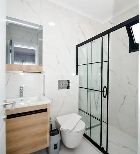 300m To 2 Bedroom Upstairs Flat With Pool A2 - Yeni Dunya Apartment