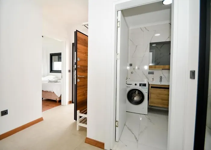 300m To 2 Bedroom Upstairs Flat With Pool A2 - Yeni Dunya Apartment