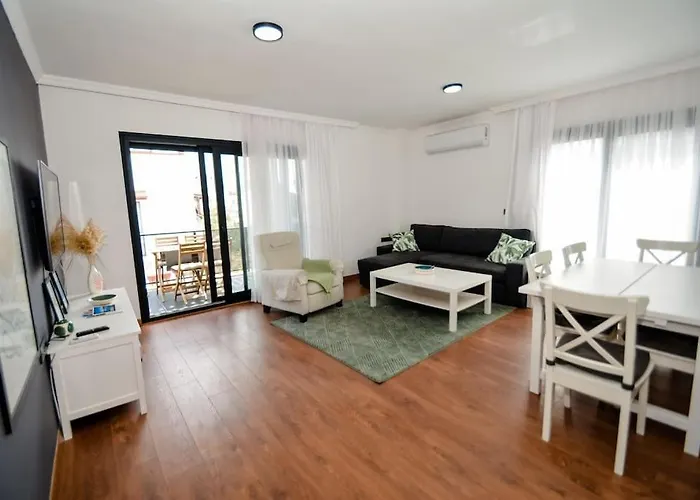 300m To 2 Bedroom Upstairs Flat With Pool A2 - Yeni Dunya شقة *