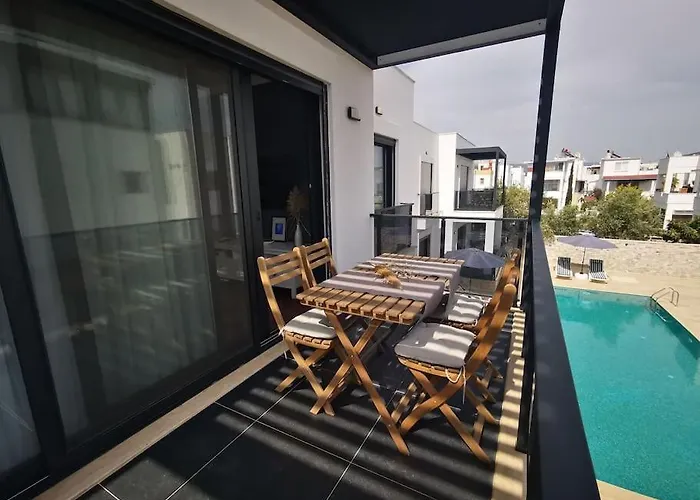 300m To 2 Bedroom Upstairs Flat With Pool A2 - Yeni Dunya Apartment Bodrum