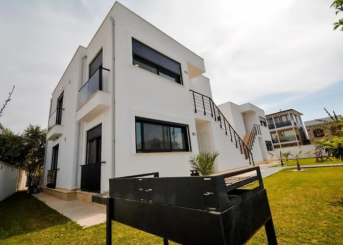 300m To 2 Bedroom Upstairs Flat With Pool A2 - Yeni Dunya بودروم