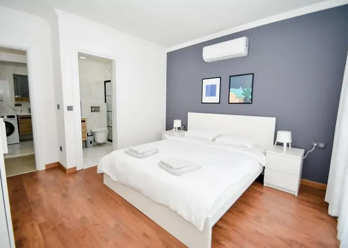 Apartment 300m To 2 Bedroom Upstairs Flat With Pool A2 - Yeni Dunya *