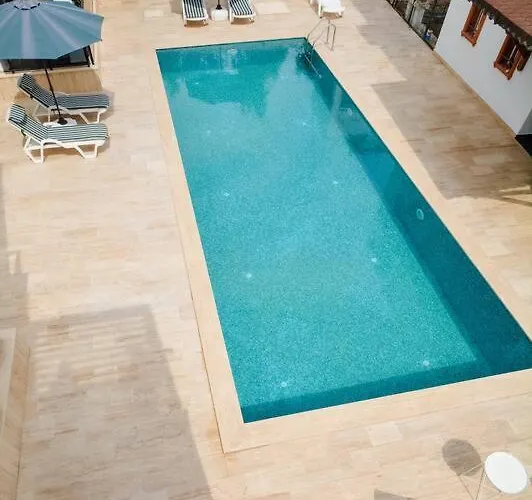300m To 2 Bedroom Upstairs Flat With Pool A2 - Yeni Dunya Apartment *