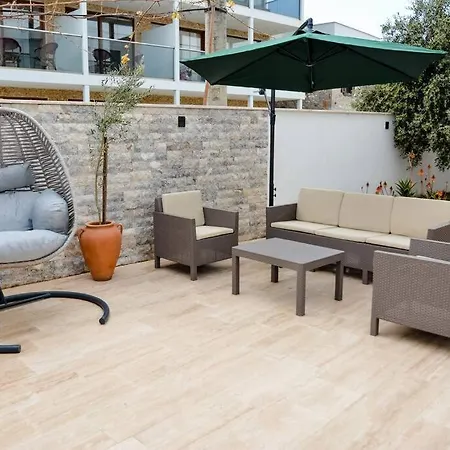 300m To 2 Bedroom Upstairs Flat With Pool A2 - Yeni Dunya